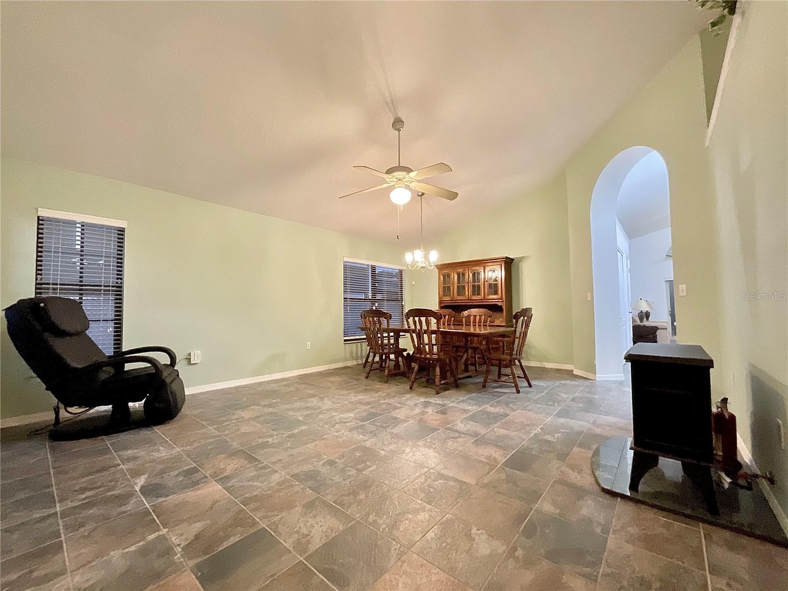 Image 2 of 12 For 2931 Oaktree Drive