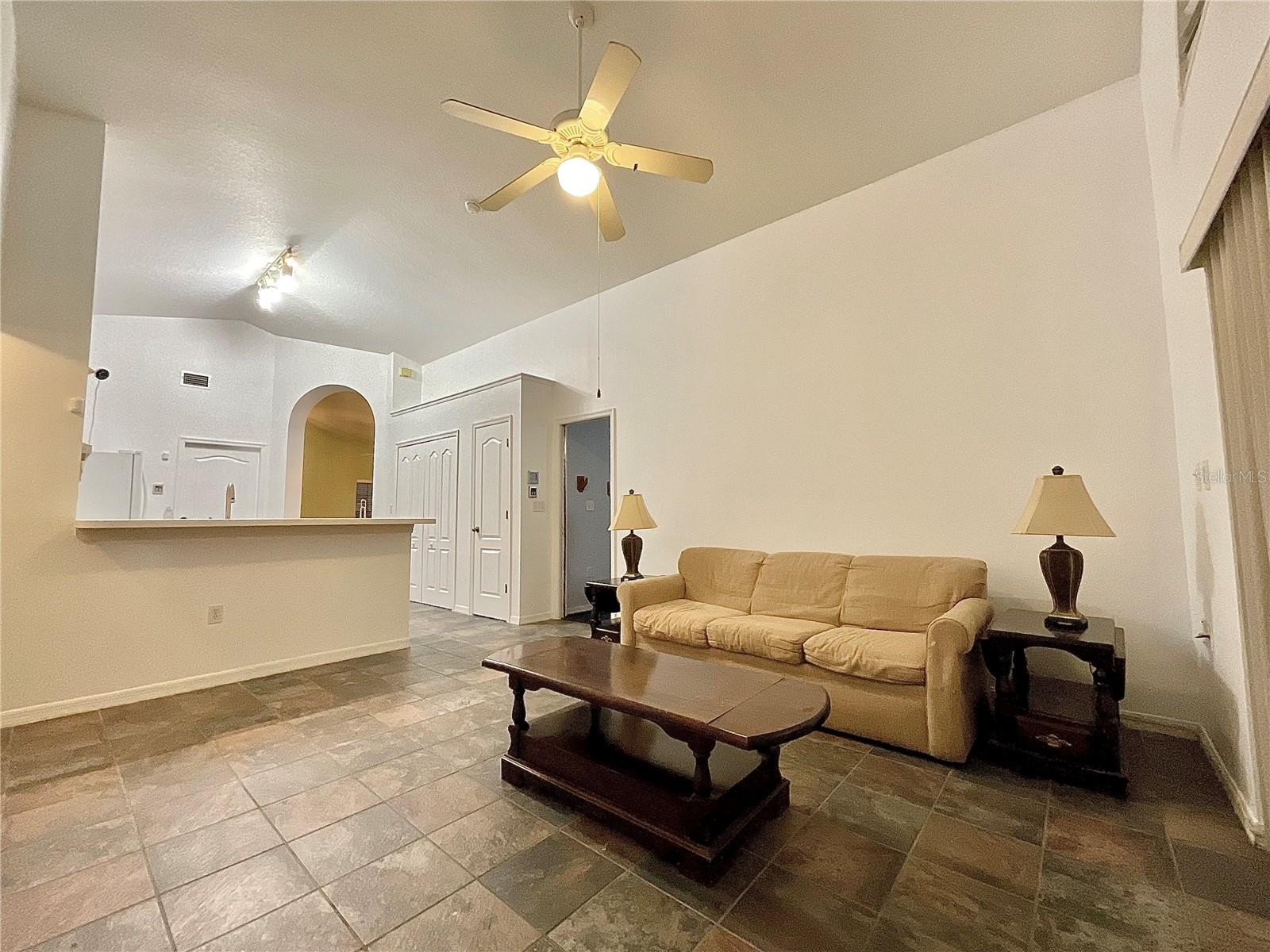 Image 4 of 12 For 2931 Oaktree Drive