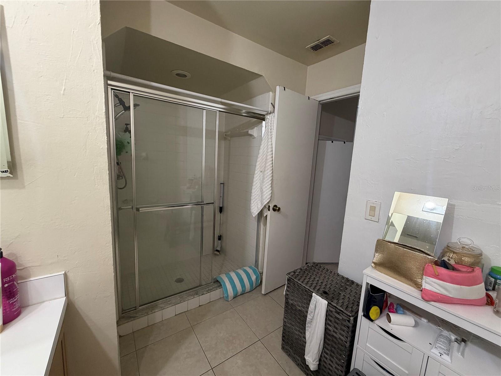 Image 19 of 46 For 13112 Meadowfield Drive