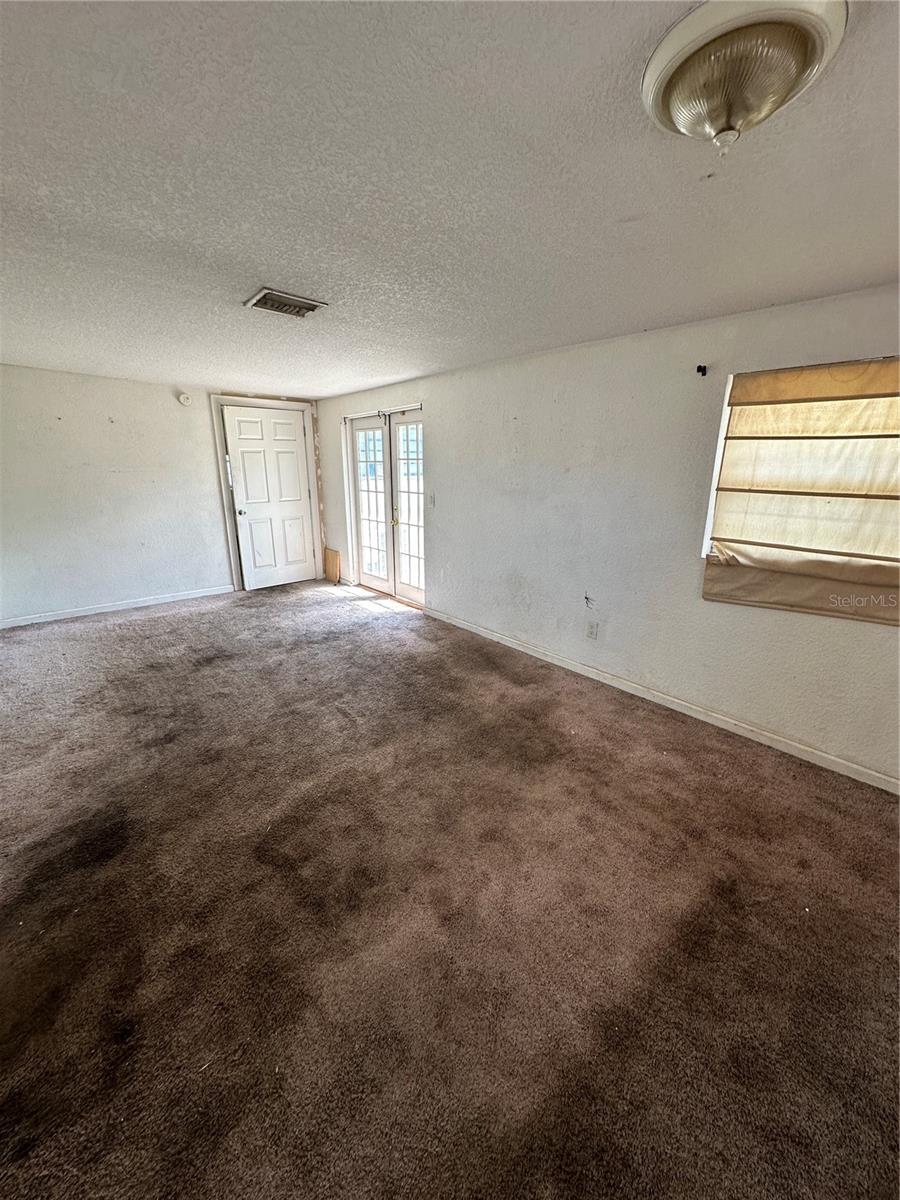 Image 13 of 14 For 118 Kensington Avenue