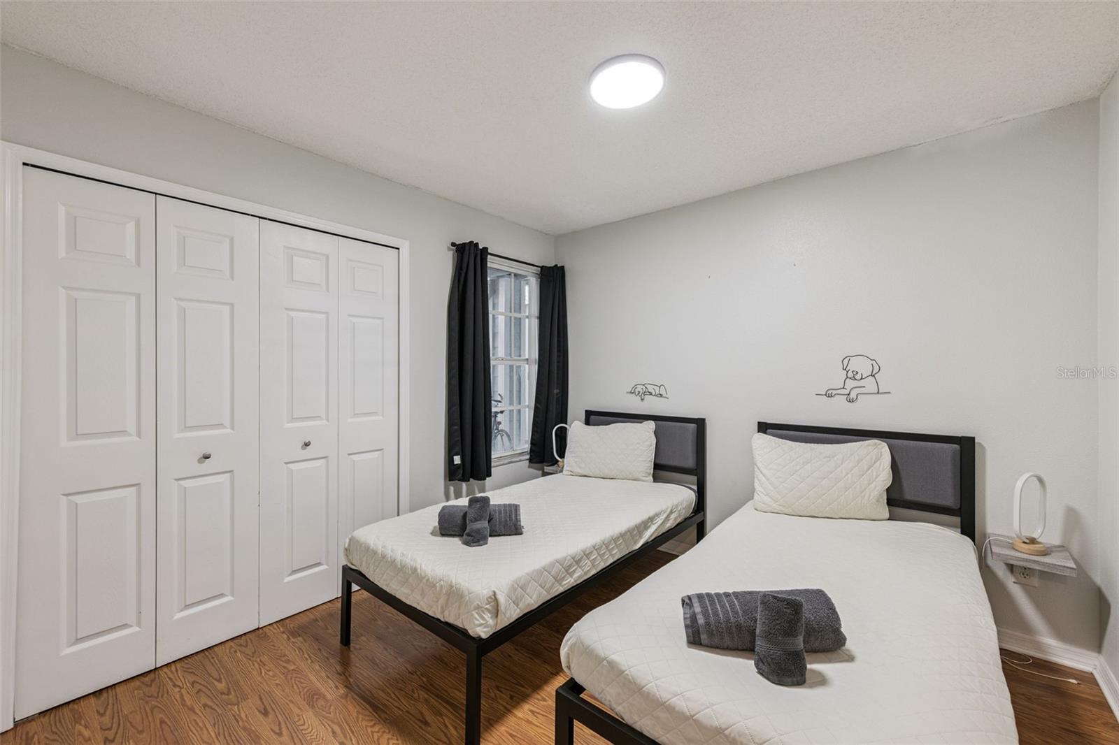 Image 10 of 23 For 2002 Royal Bay Boulevard 135