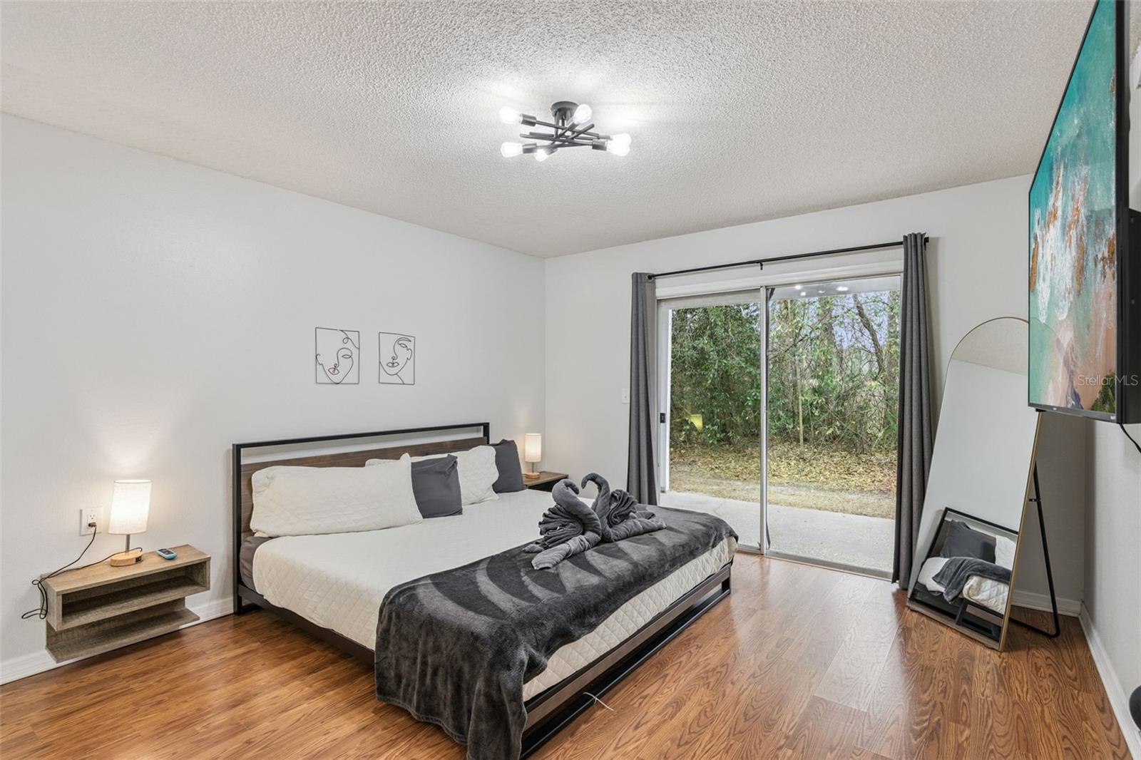 Image 11 of 23 For 2002 Royal Bay Boulevard 135