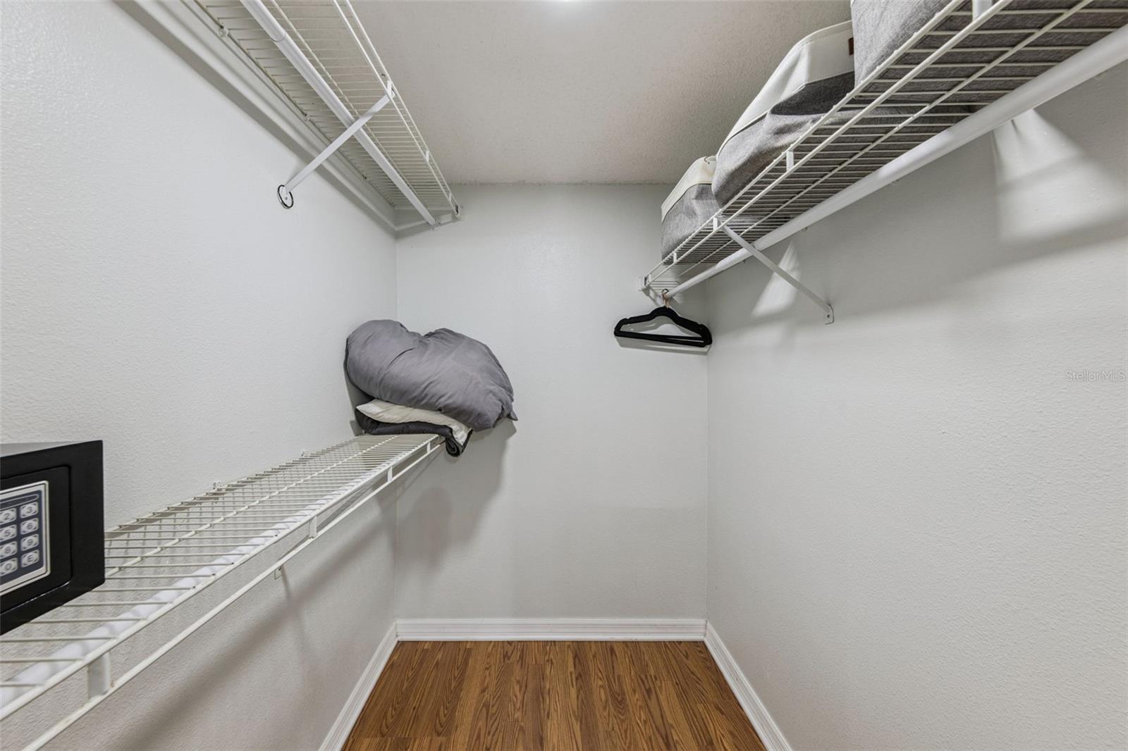 Image 13 of 23 For 2002 Royal Bay Boulevard 135