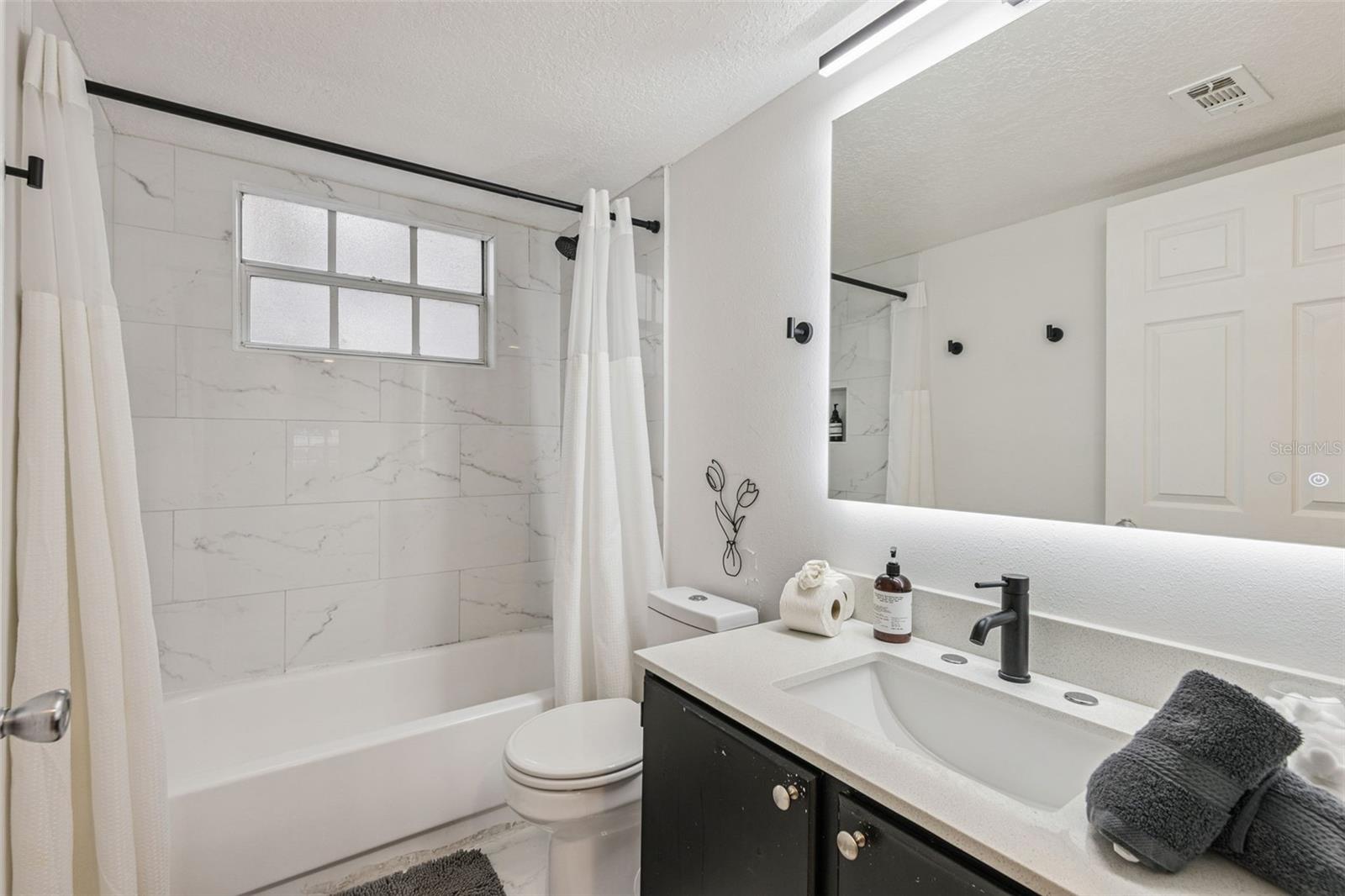 Image 14 of 23 For 2002 Royal Bay Boulevard 135