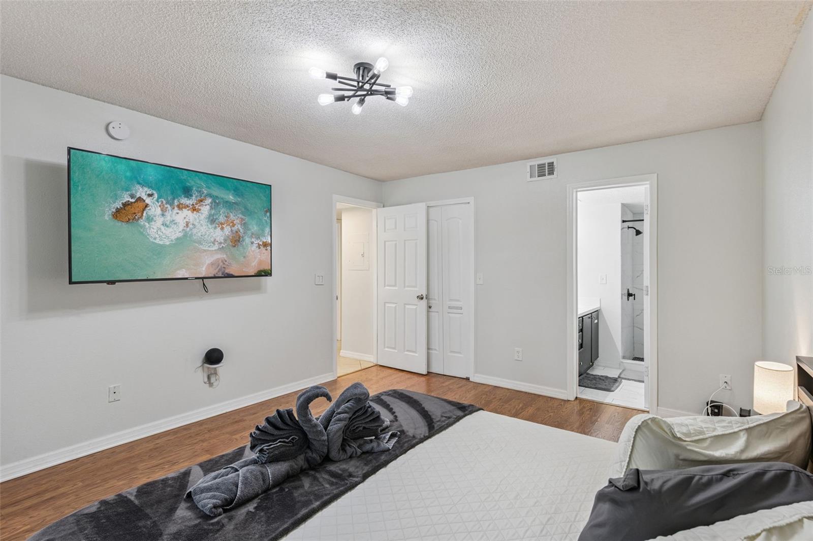 Image 15 of 23 For 2002 Royal Bay Boulevard 135