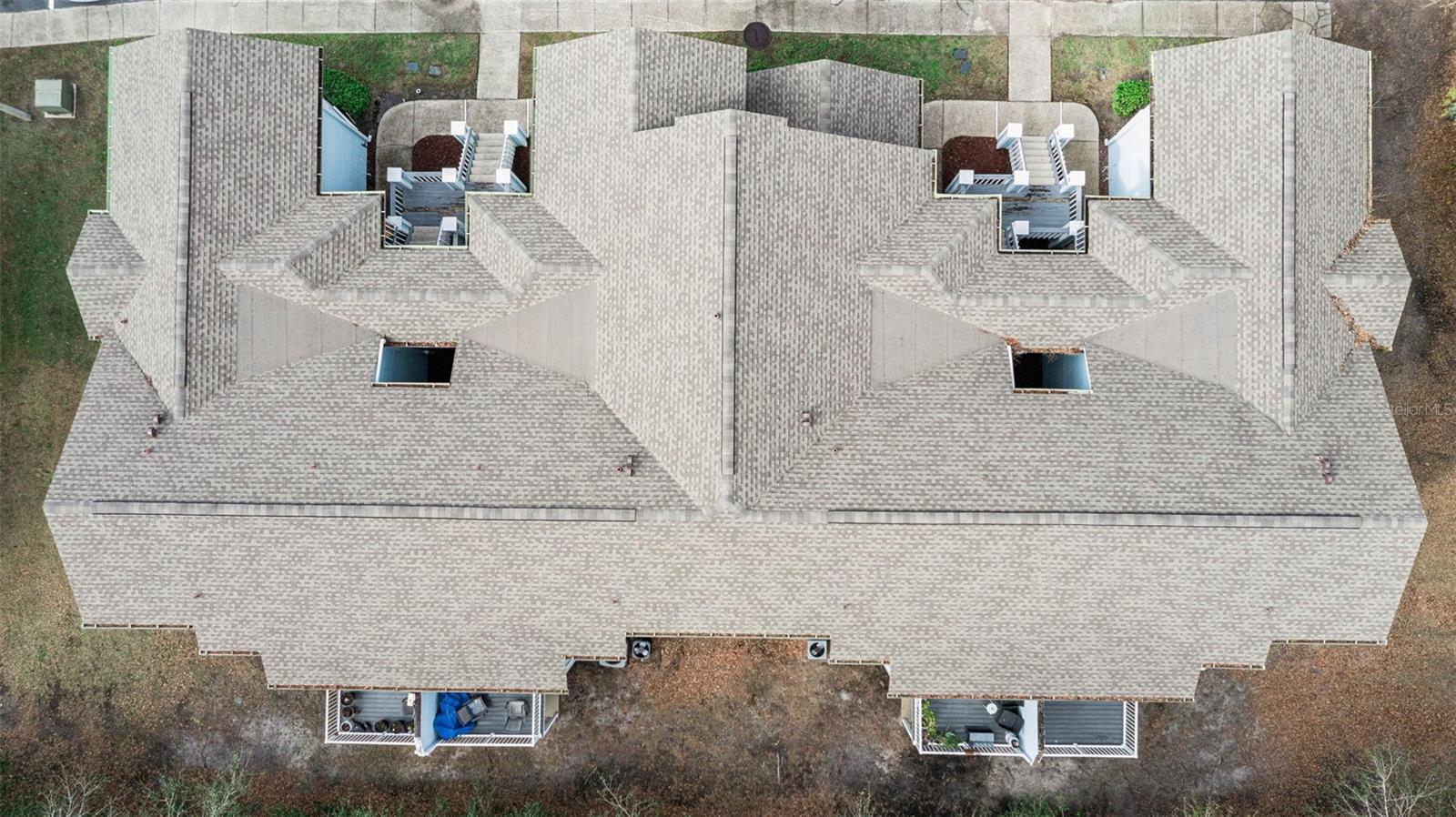 Image 19 of 23 For 2002 Royal Bay Boulevard 135