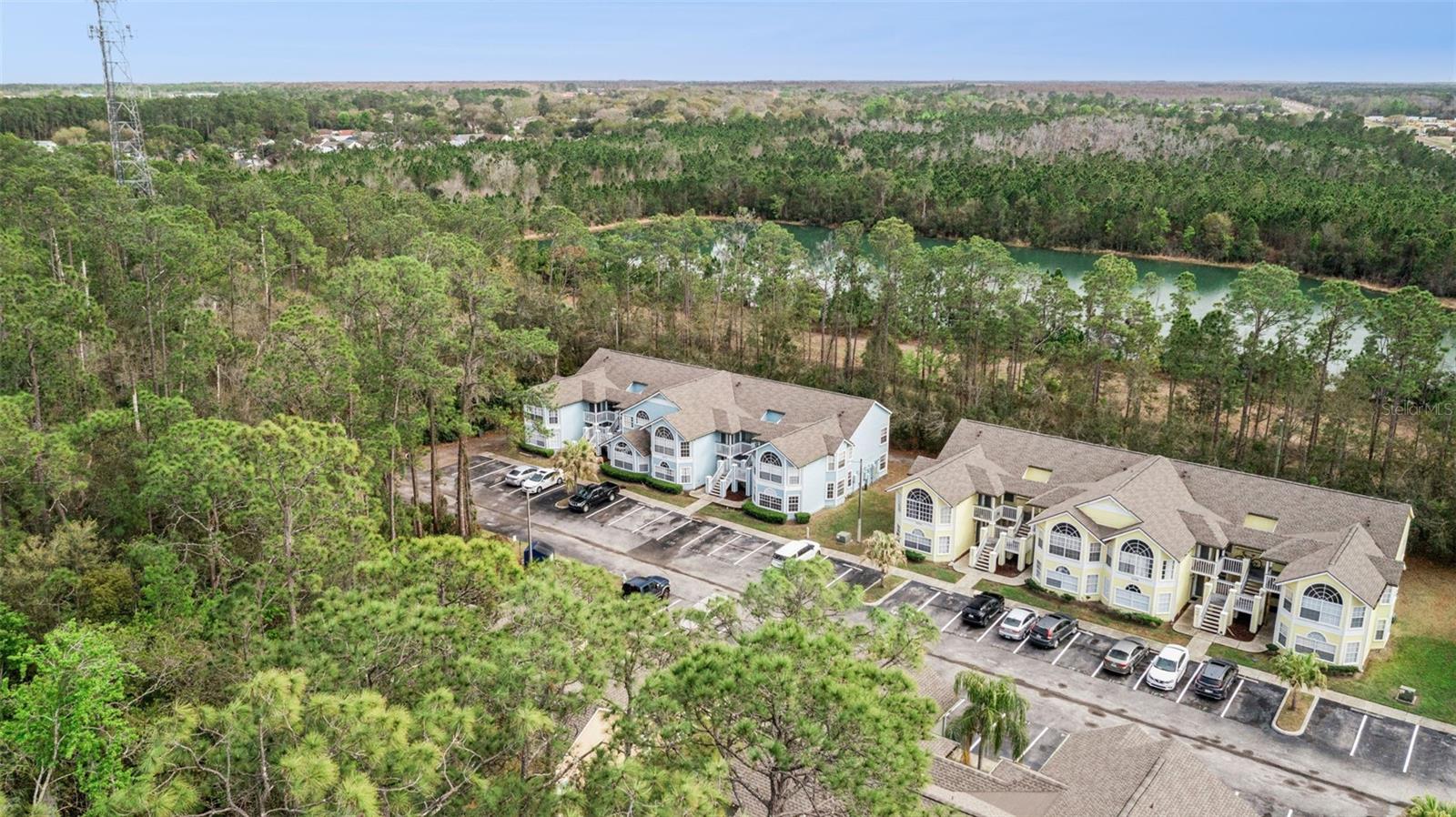 Image 20 of 23 For 2002 Royal Bay Boulevard 135