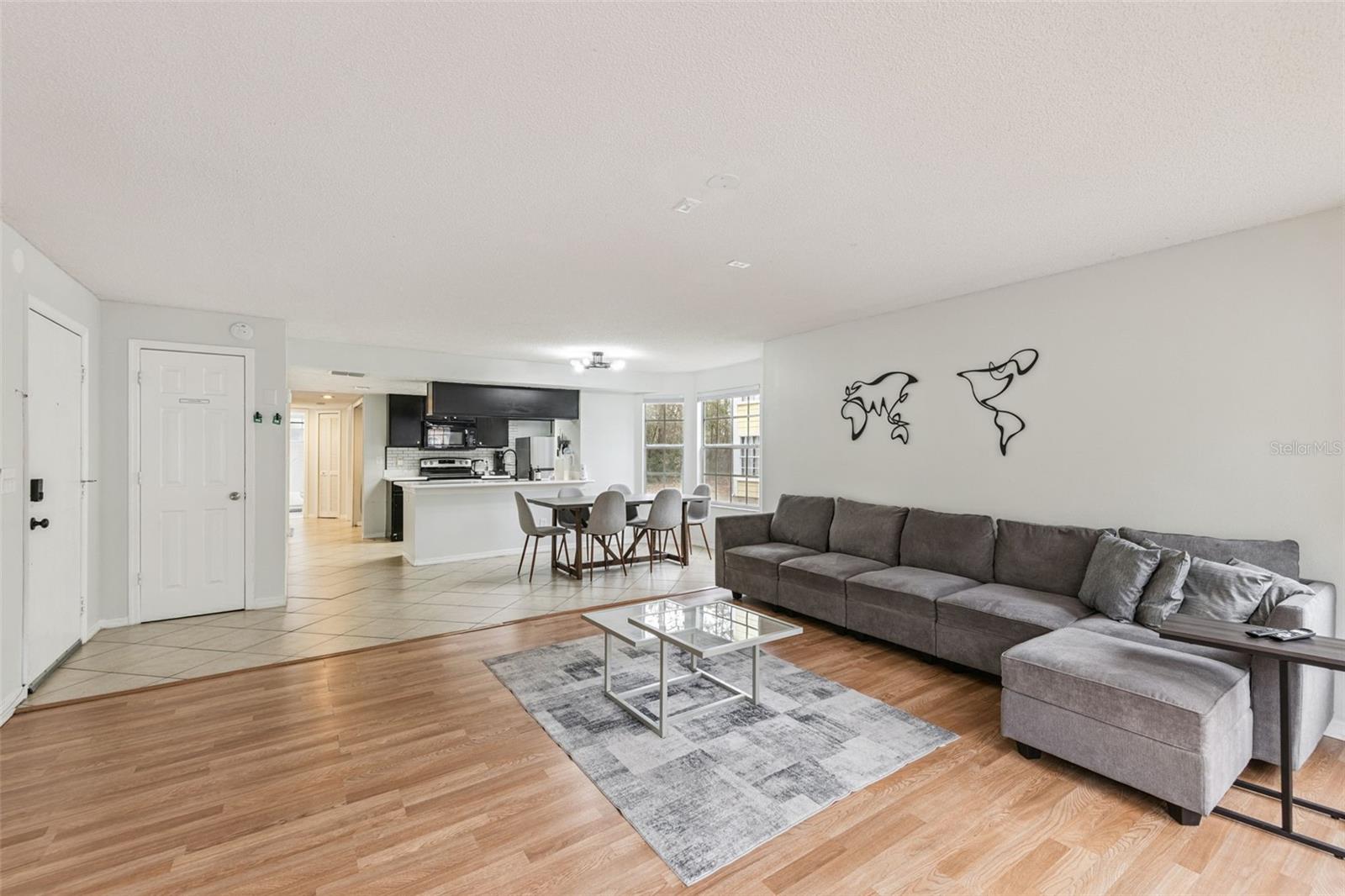 Image 3 of 23 For 2002 Royal Bay Boulevard 135