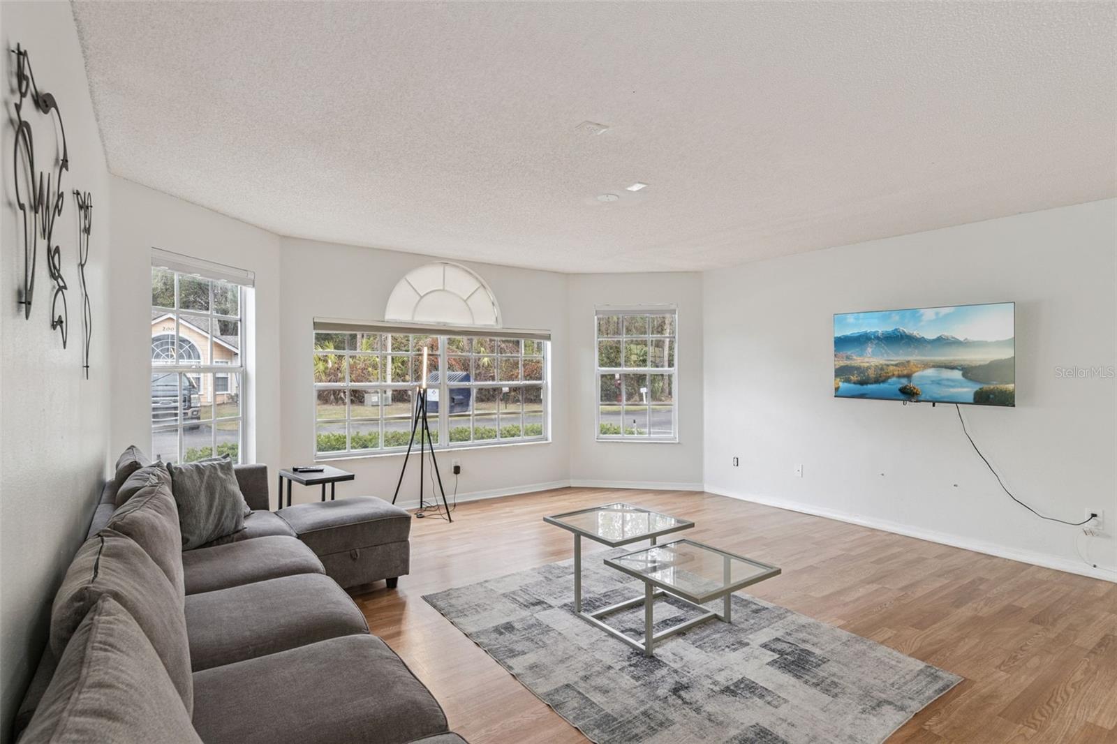 Image 5 of 23 For 2002 Royal Bay Boulevard 135