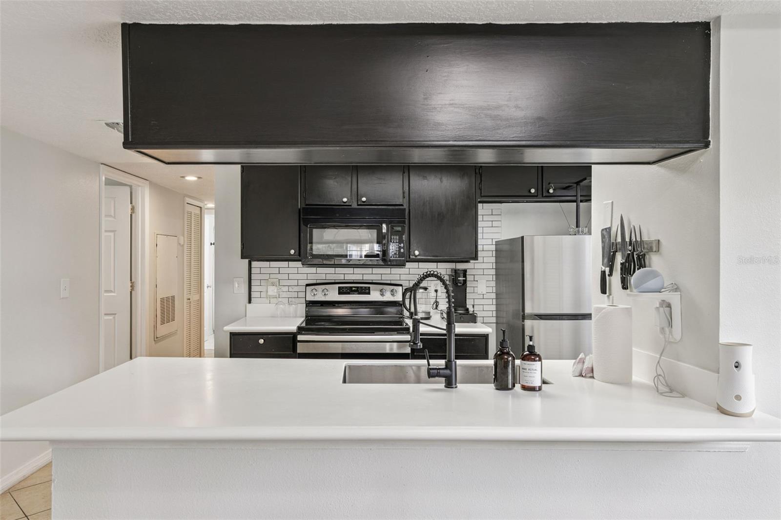 Image 7 of 23 For 2002 Royal Bay Boulevard 135