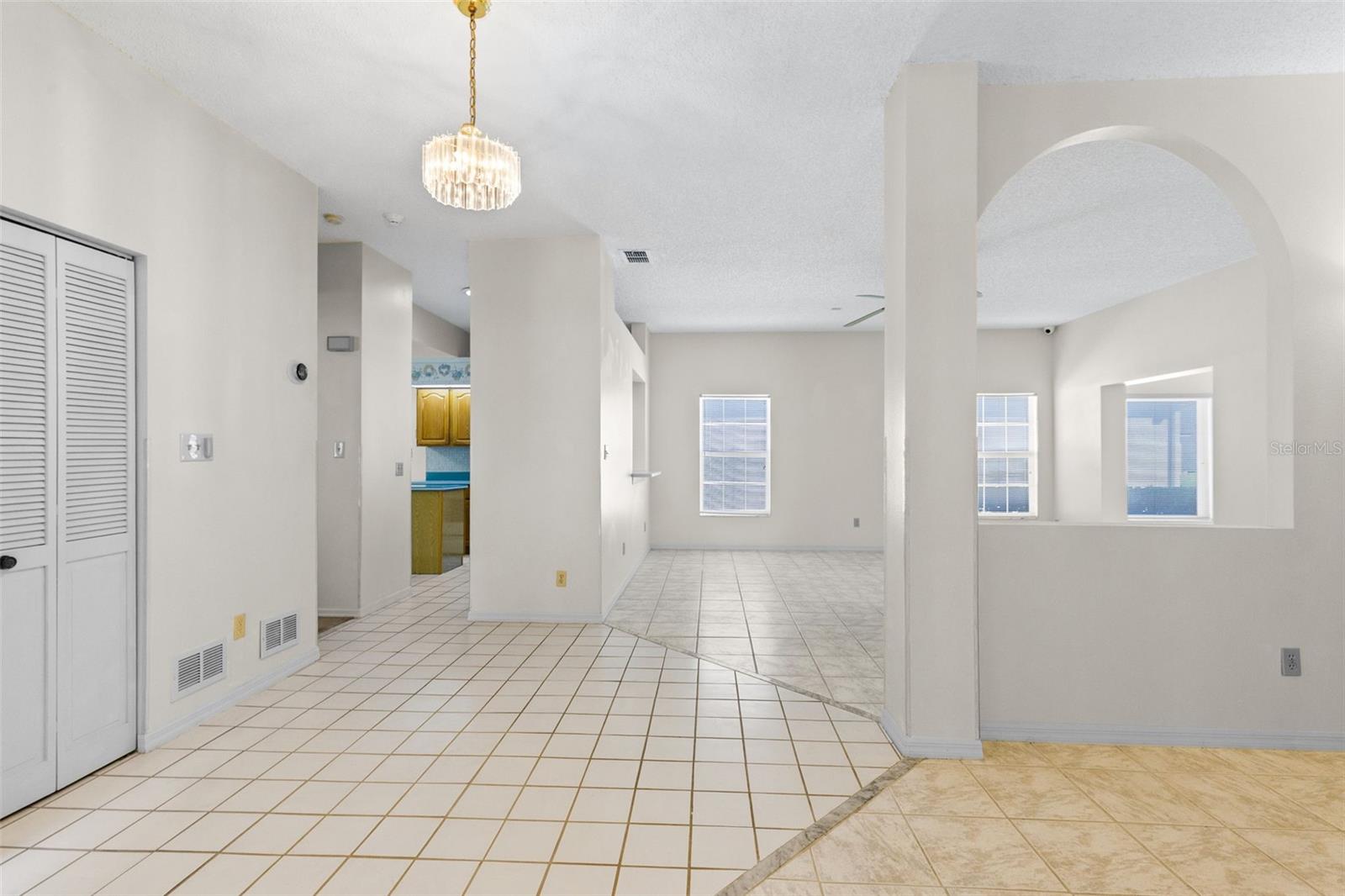 Image 7 of 43 For 5884 Parkview Point Drive