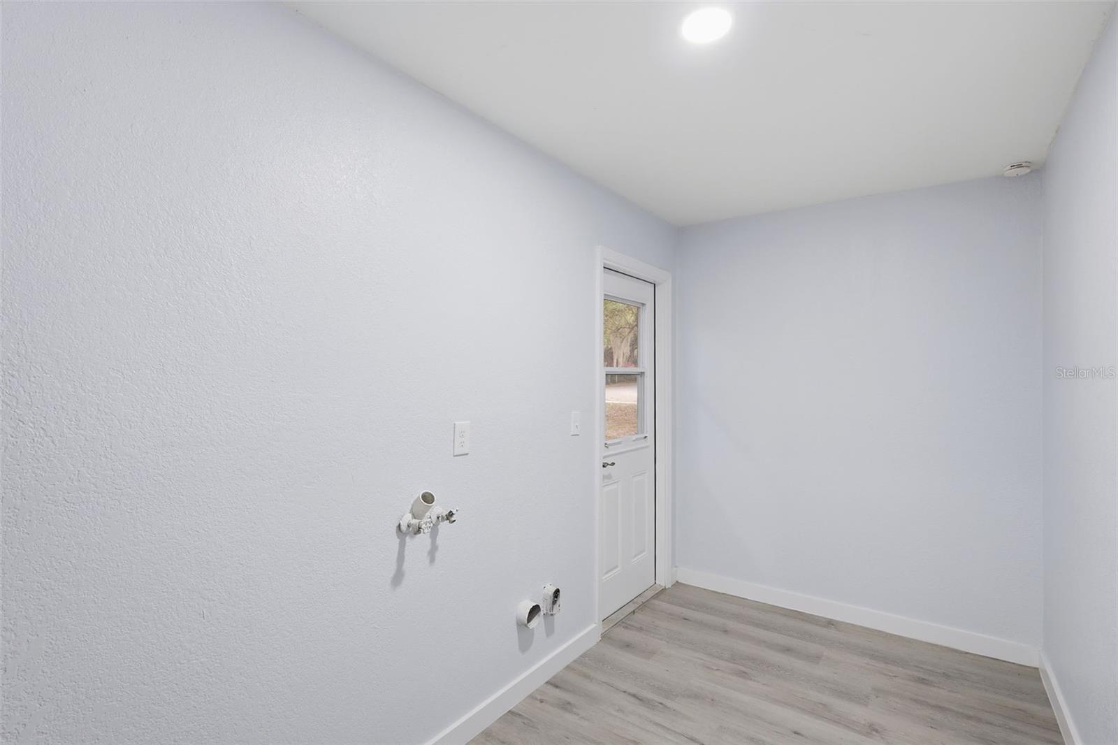 Image 25 of 44 For 300 Sweetwater Creek Drive