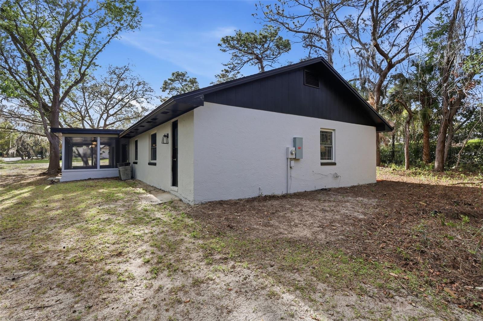 Image 31 of 44 For 300 Sweetwater Creek Drive