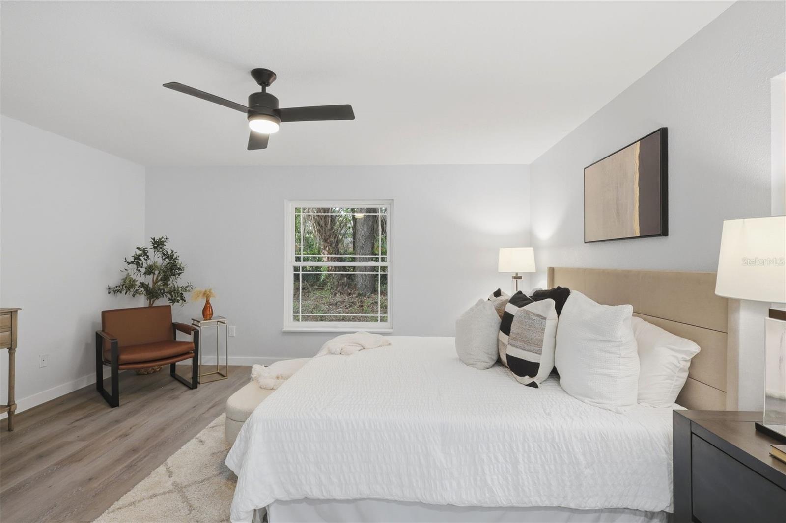 Image 7 of 44 For 300 Sweetwater Creek Drive