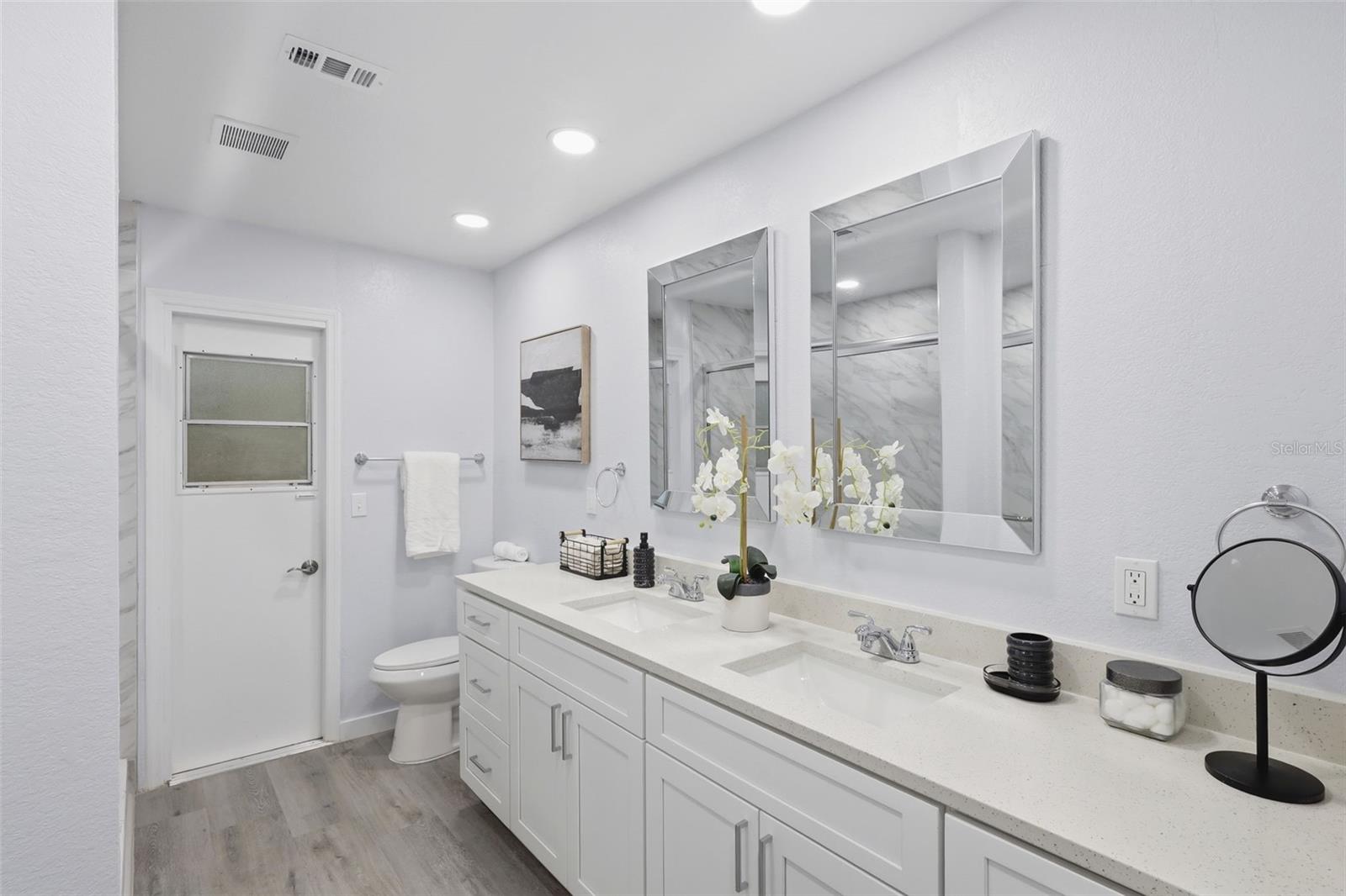 Image 8 of 44 For 300 Sweetwater Creek Drive