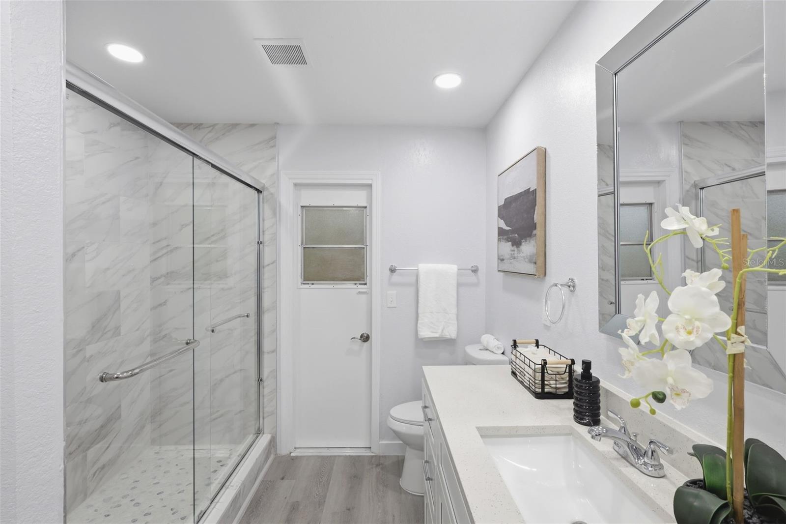 Image 9 of 44 For 300 Sweetwater Creek Drive