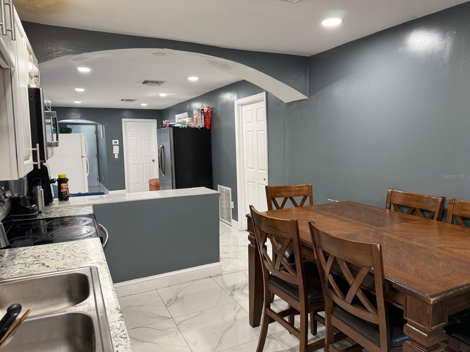 Image 15 of 36 For 414 Spring Avenue