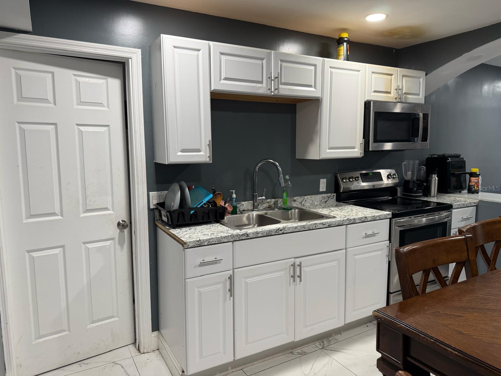 Image 17 of 36 For 414 Spring Avenue