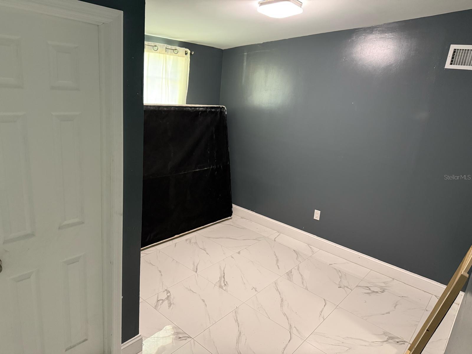 Image 21 of 36 For 414 Spring Avenue