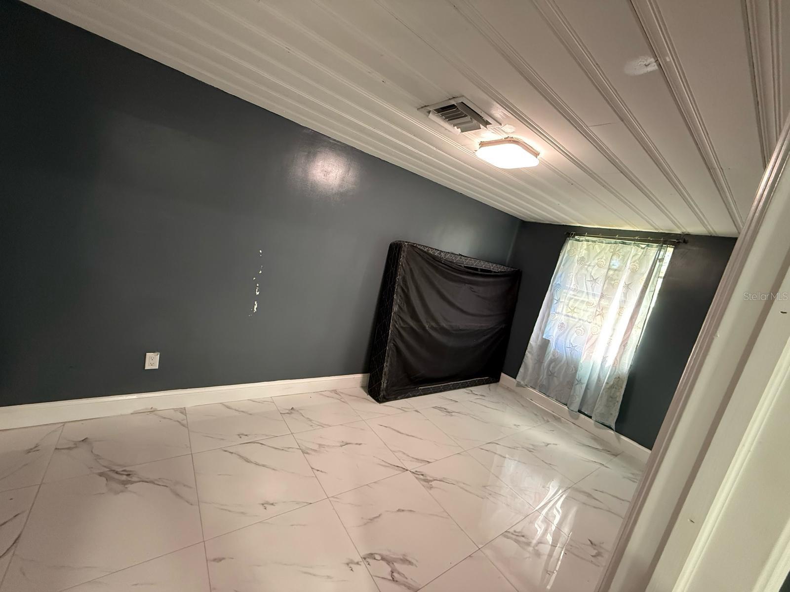 Image 22 of 36 For 414 Spring Avenue