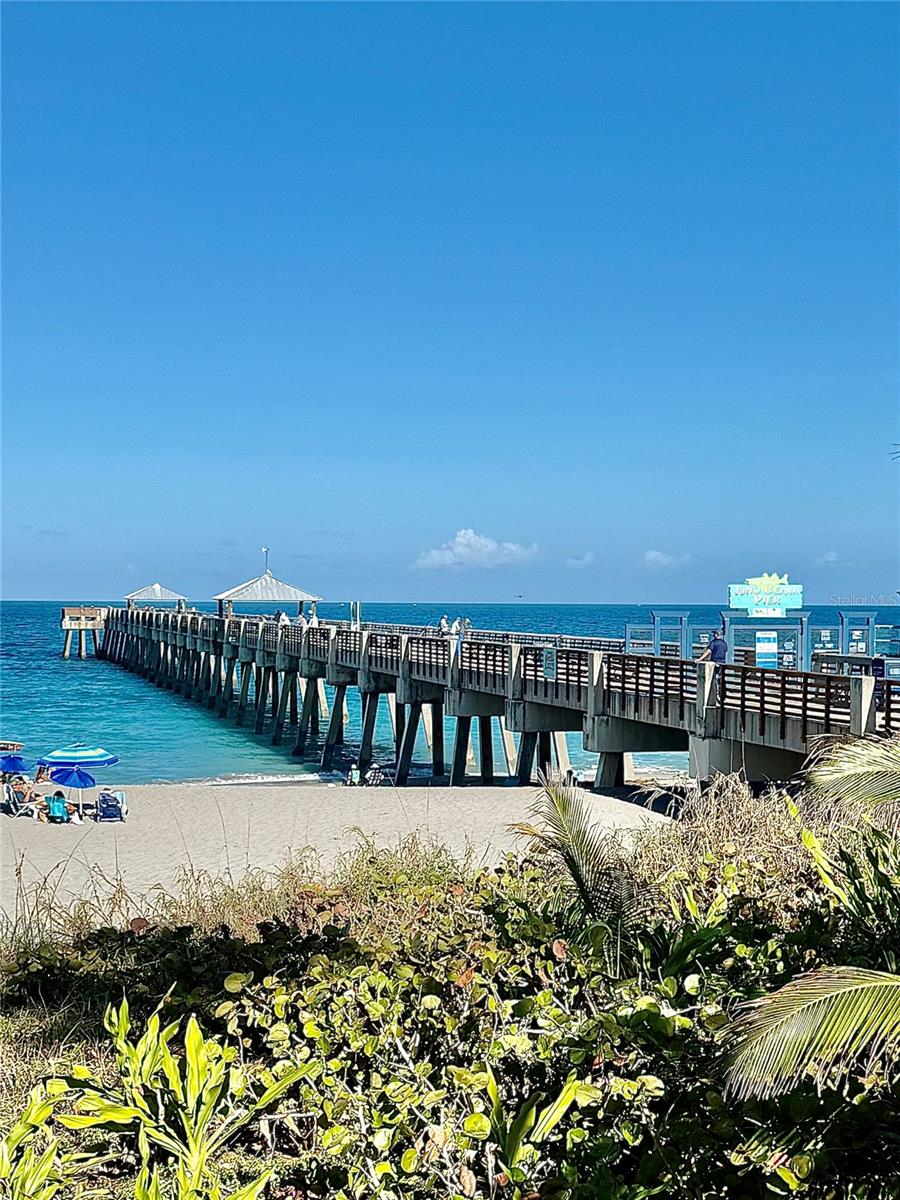 Image 5 of 36 For 915 Bay Colony Drive S S