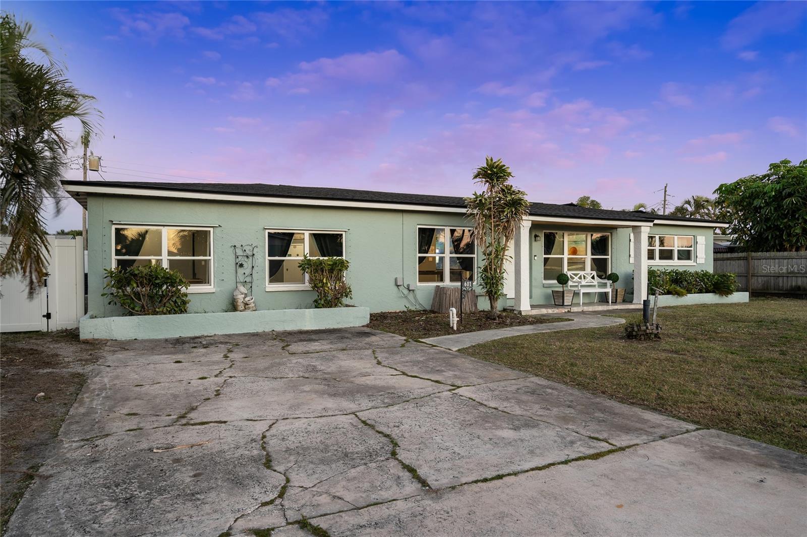 Image 3 of 45 For 601 Sea Gull Drive