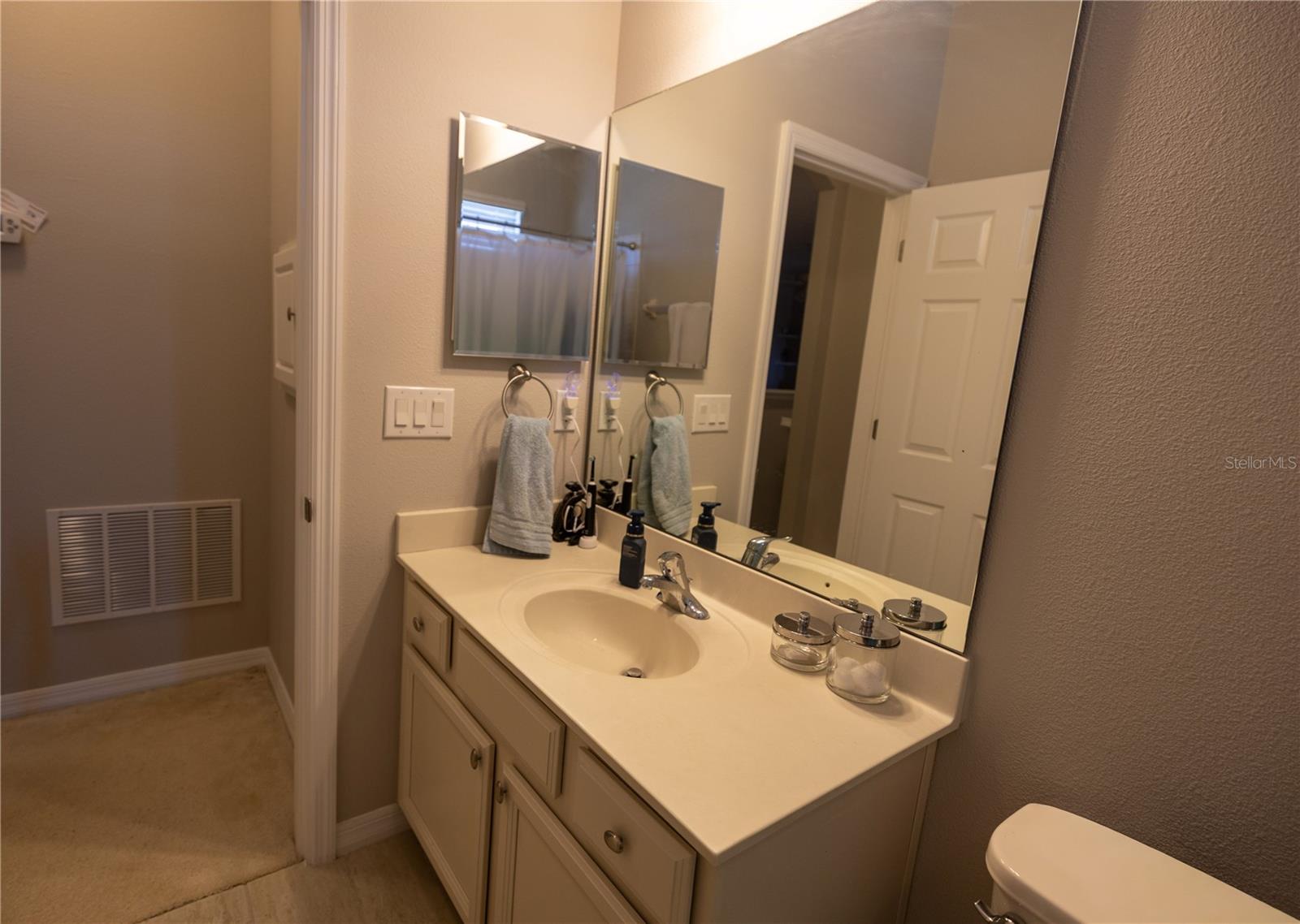 Image 37 of 44 For 1292 Merion Drive