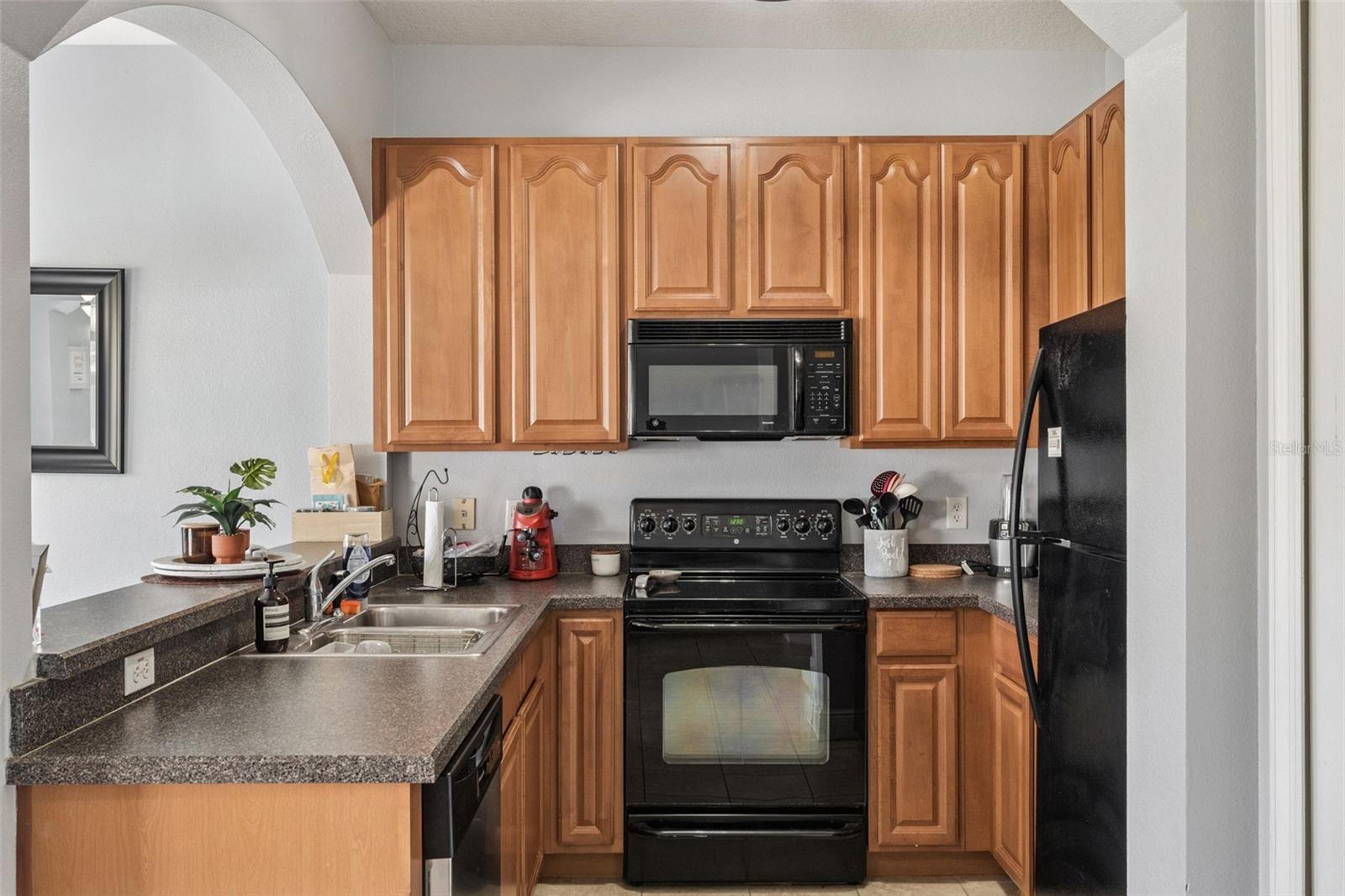 Image 4 of 19 For 16583 Cedar Crest Drive