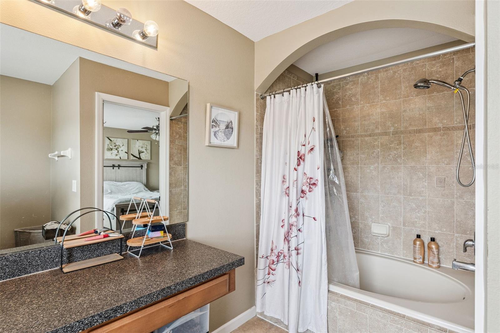 Image 9 of 19 For 16583 Cedar Crest Drive