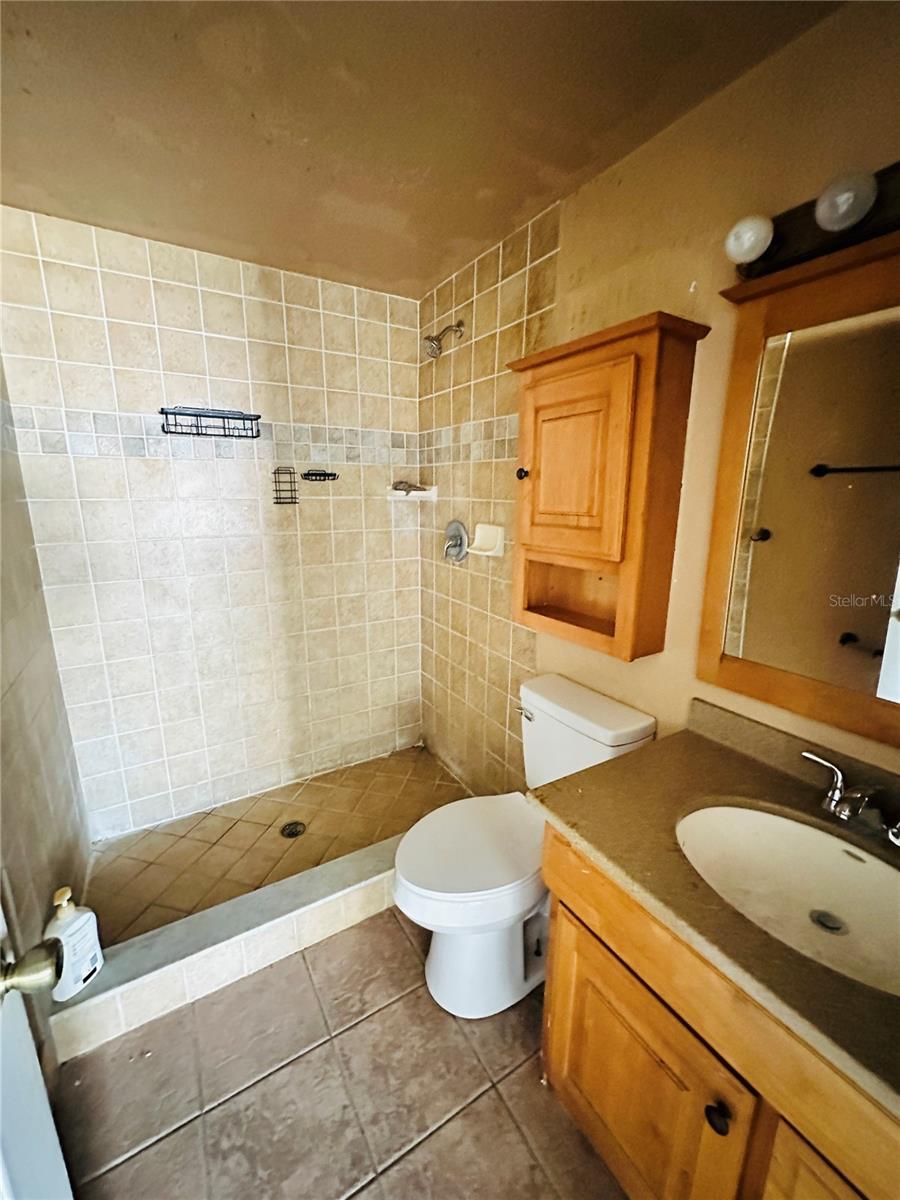 Image 10 of 17 For 118 Kensington Avenue