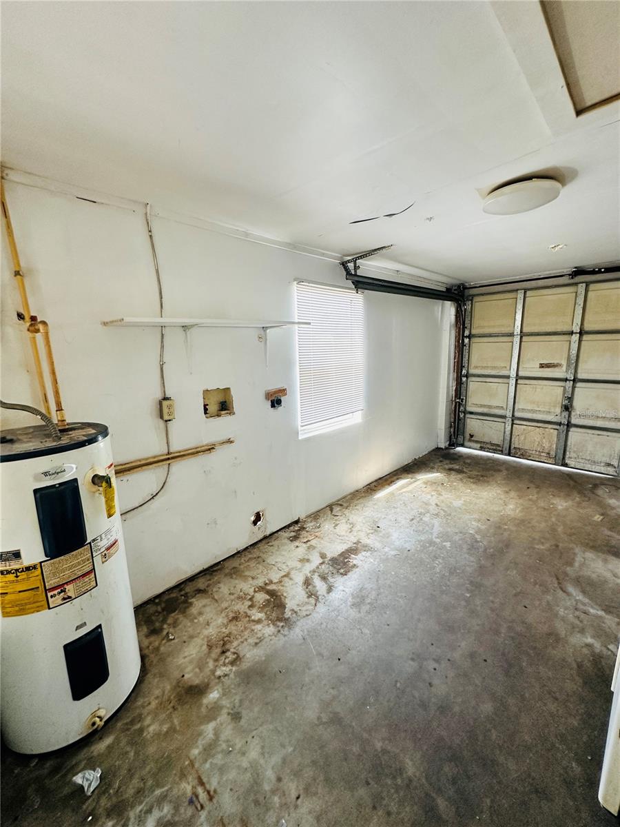 Image 14 of 17 For 118 Kensington Avenue