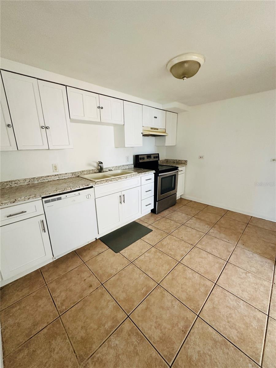 Image 7 of 17 For 118 Kensington Avenue