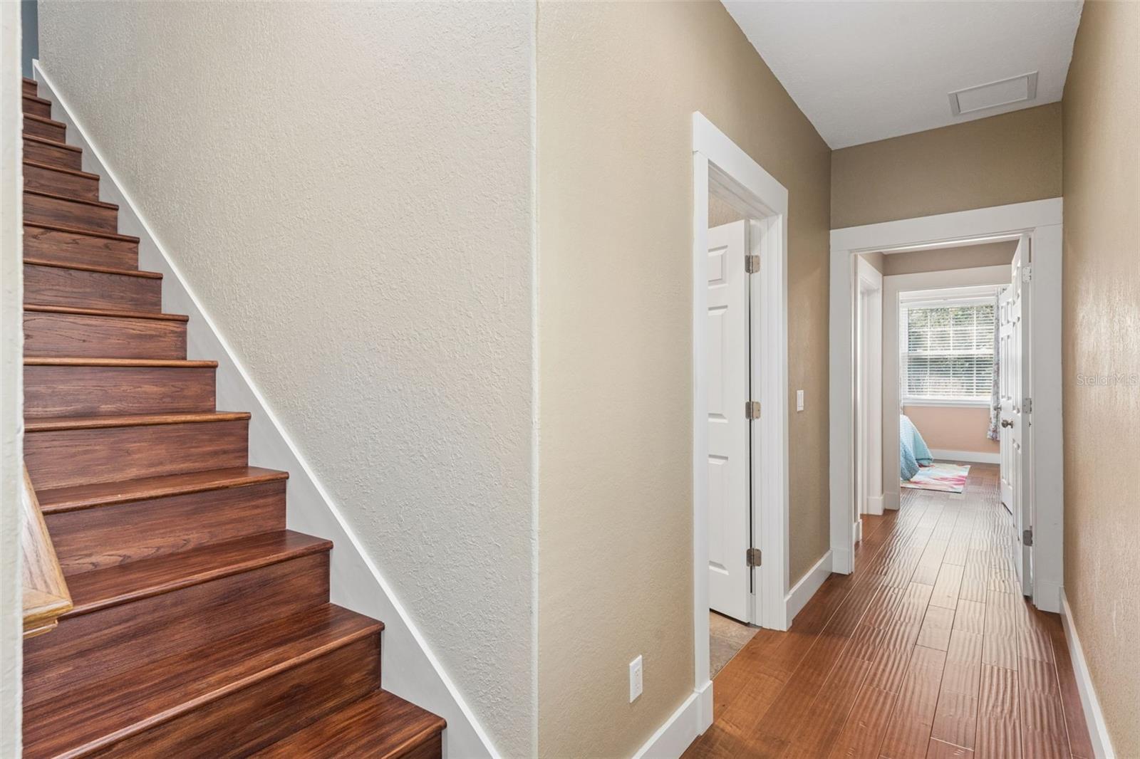 Image 21 of 53 For 554 Eagles Crossing Place