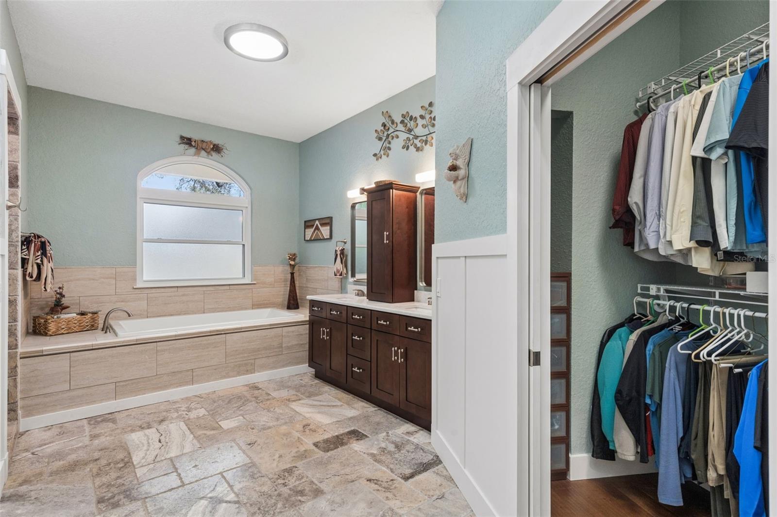 Image 28 of 53 For 554 Eagles Crossing Place