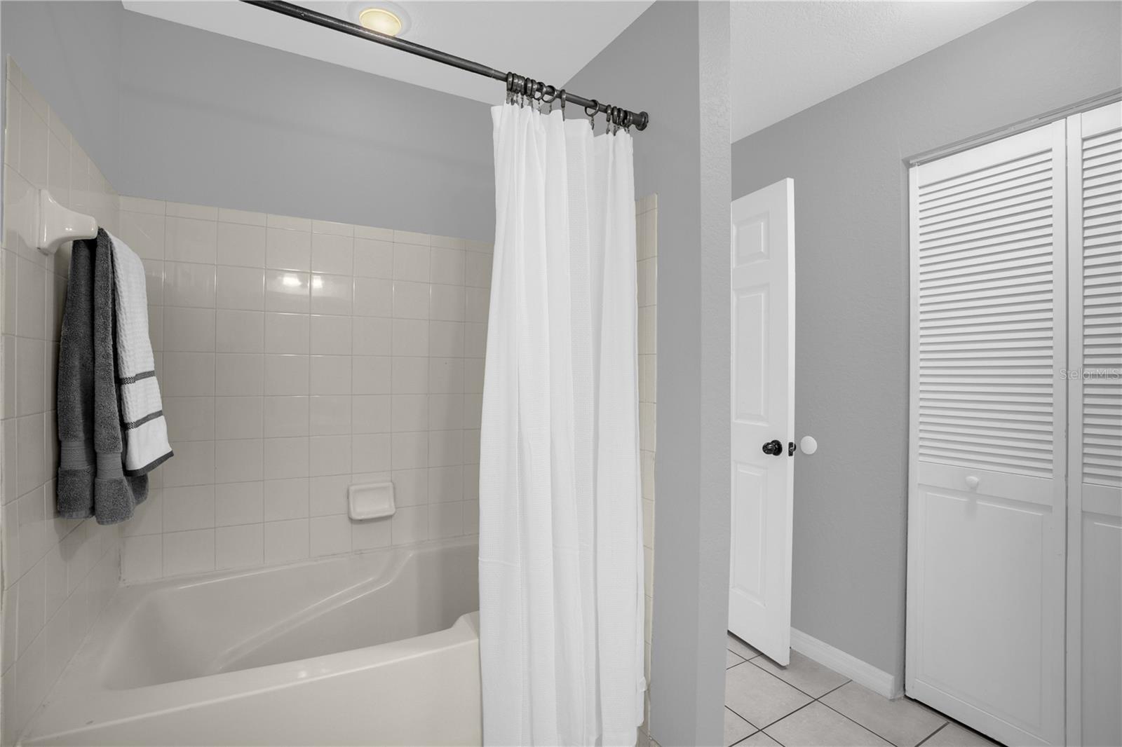 Image 17 of 26 For 6324 Raleigh Street 712