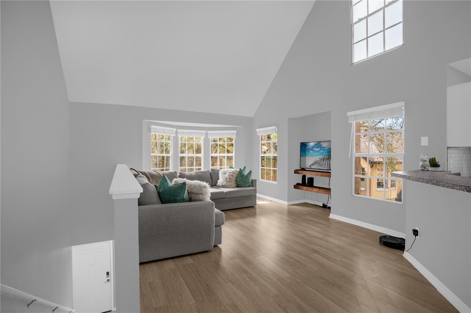 Image 6 of 26 For 6324 Raleigh Street 712