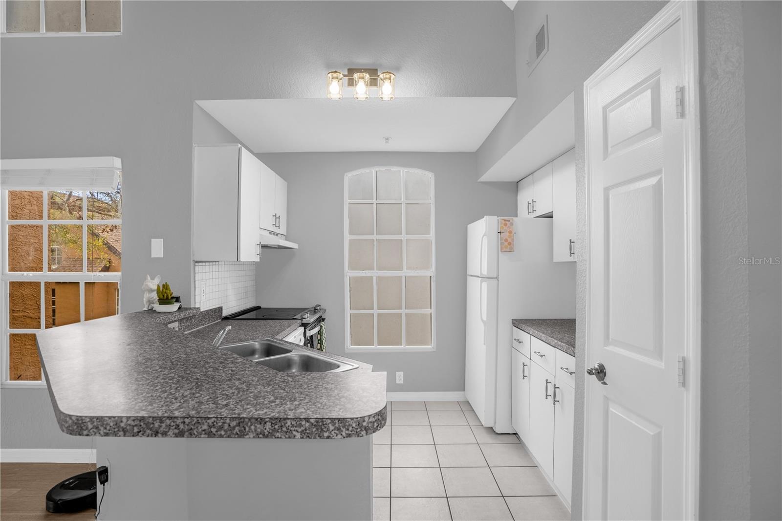 Image 8 of 26 For 6324 Raleigh Street 712