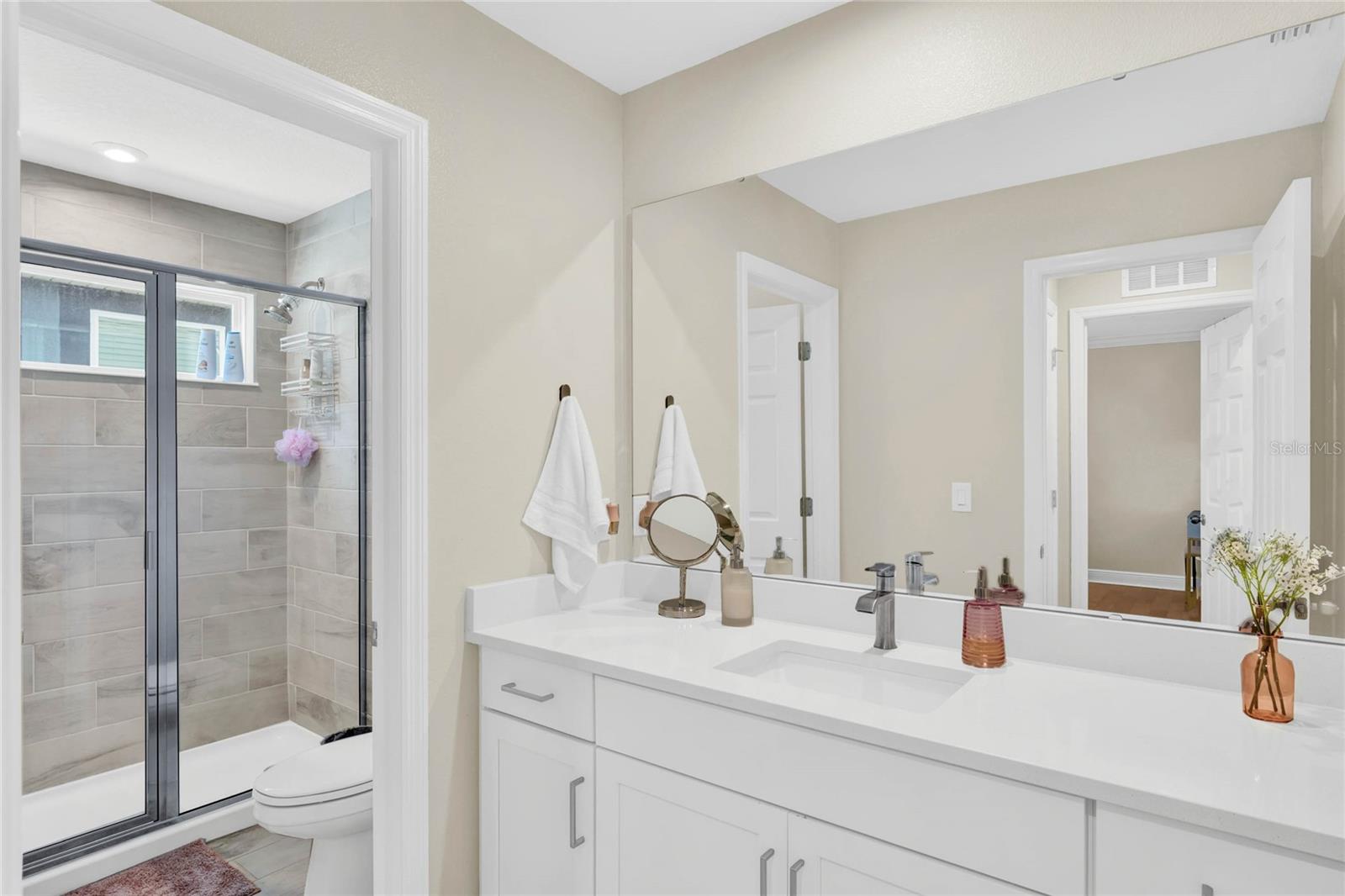 Image 29 of 38 For 16887 Wingspread Loop