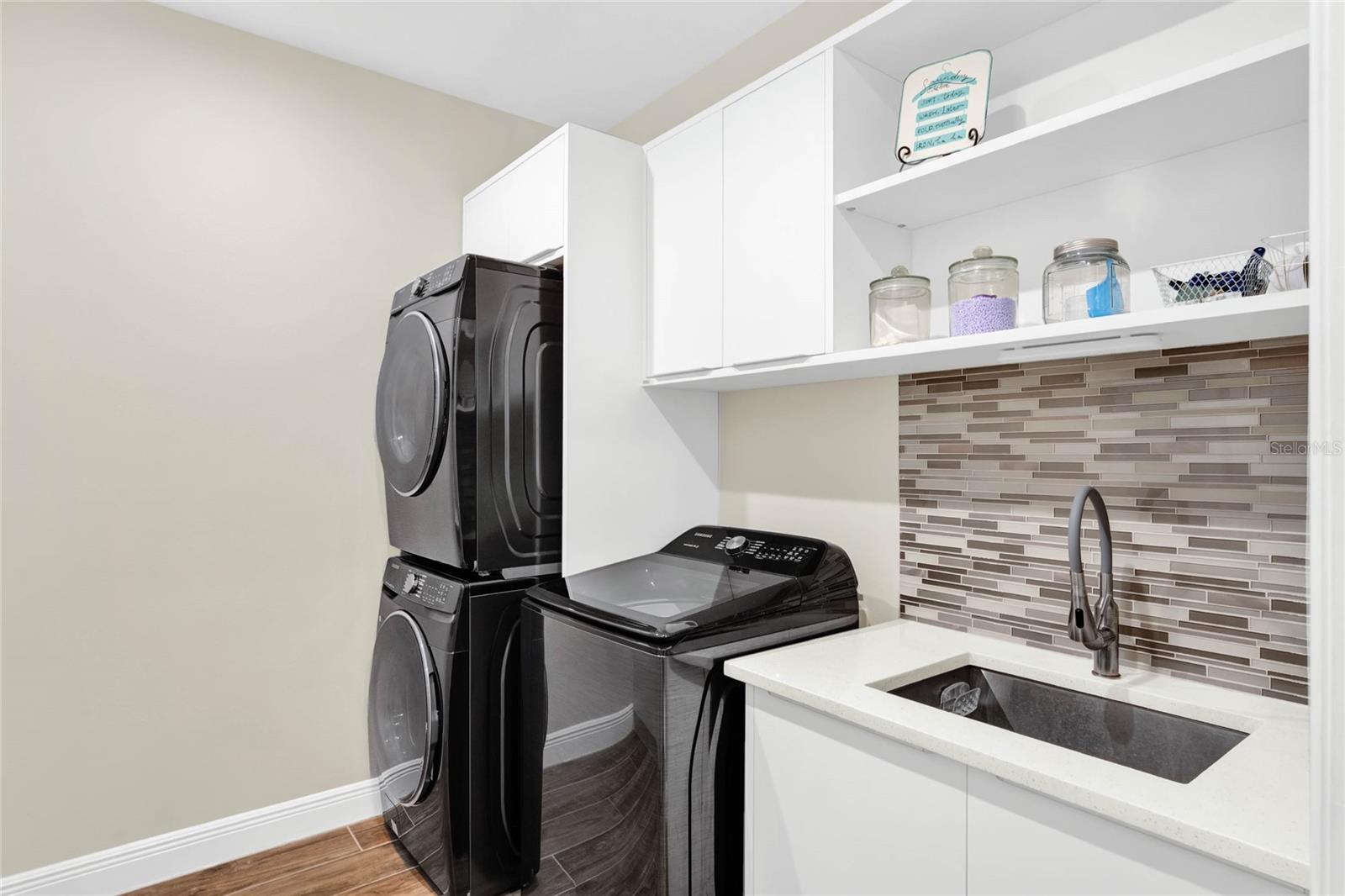 Image 31 of 38 For 16887 Wingspread Loop