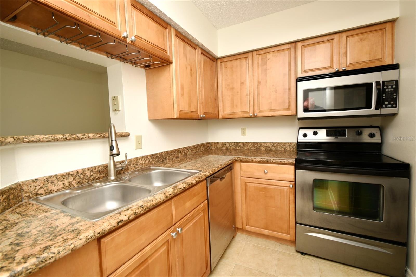 Image 19 of 32 For 216 Afton Square 206