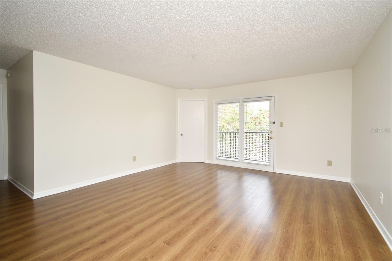 Image 29 of 32 For 216 Afton Square 206