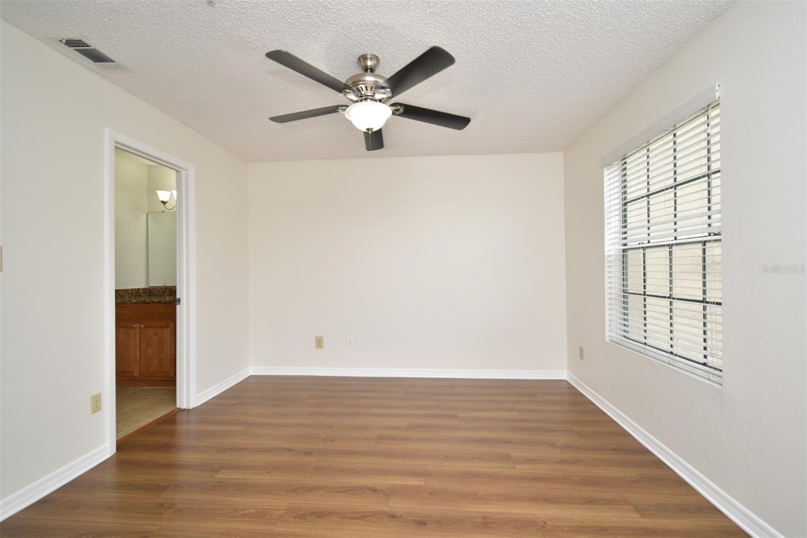 Image 7 of 32 For 216 Afton Square 206