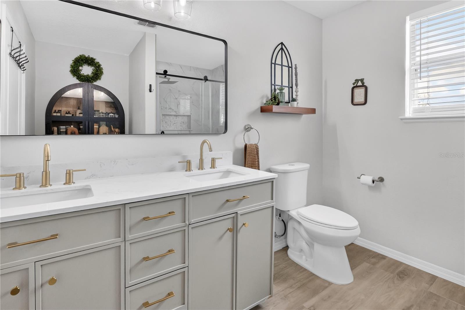 Image 13 of 24 For 5596 Sycamore Canyon Drive