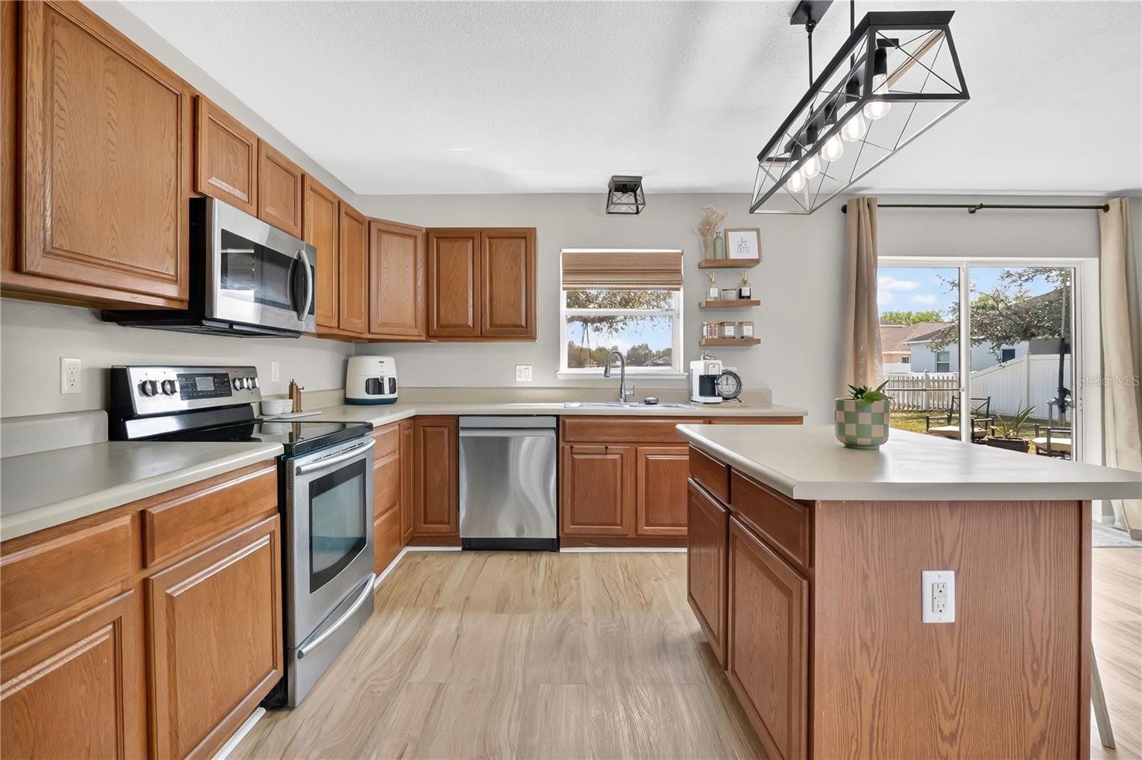 Image 5 of 24 For 5596 Sycamore Canyon Drive