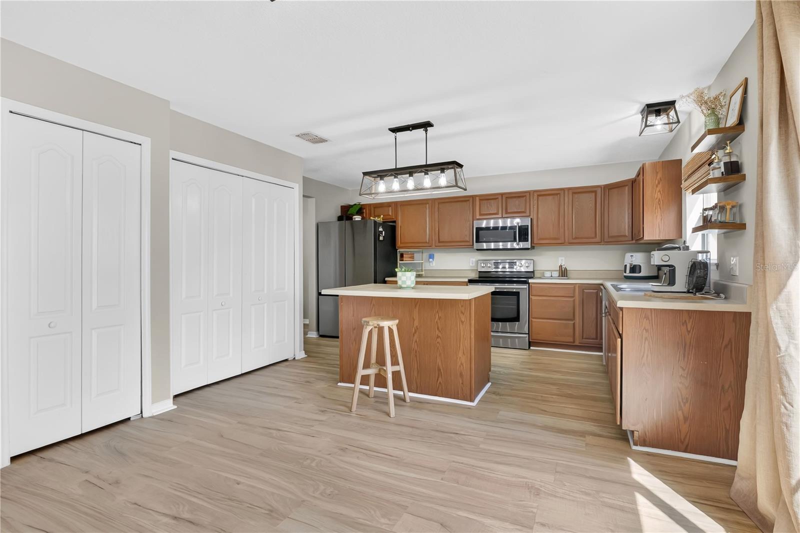 Image 8 of 24 For 5596 Sycamore Canyon Drive