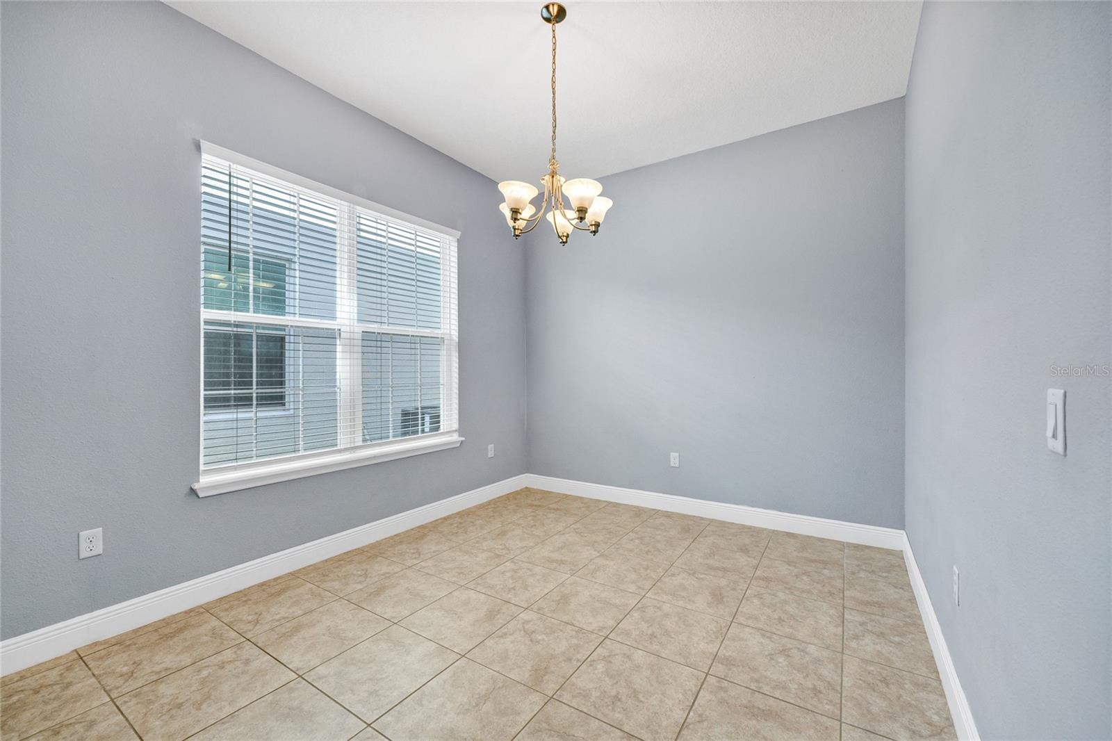 Image 16 of 52 For 8243 Bryce Canyon Avenue