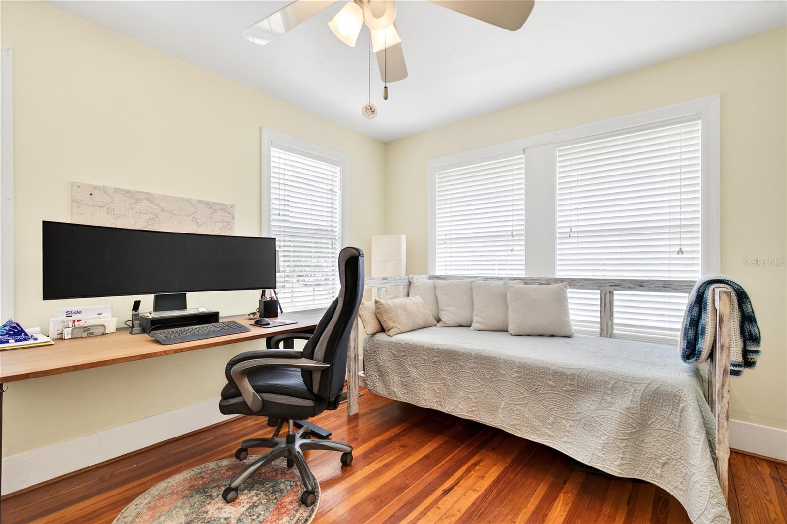 Image 17 of 44 For 809 Poinsettia Drive