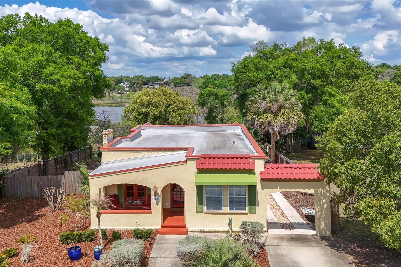 Image 2 of 44 For 809 Poinsettia Drive