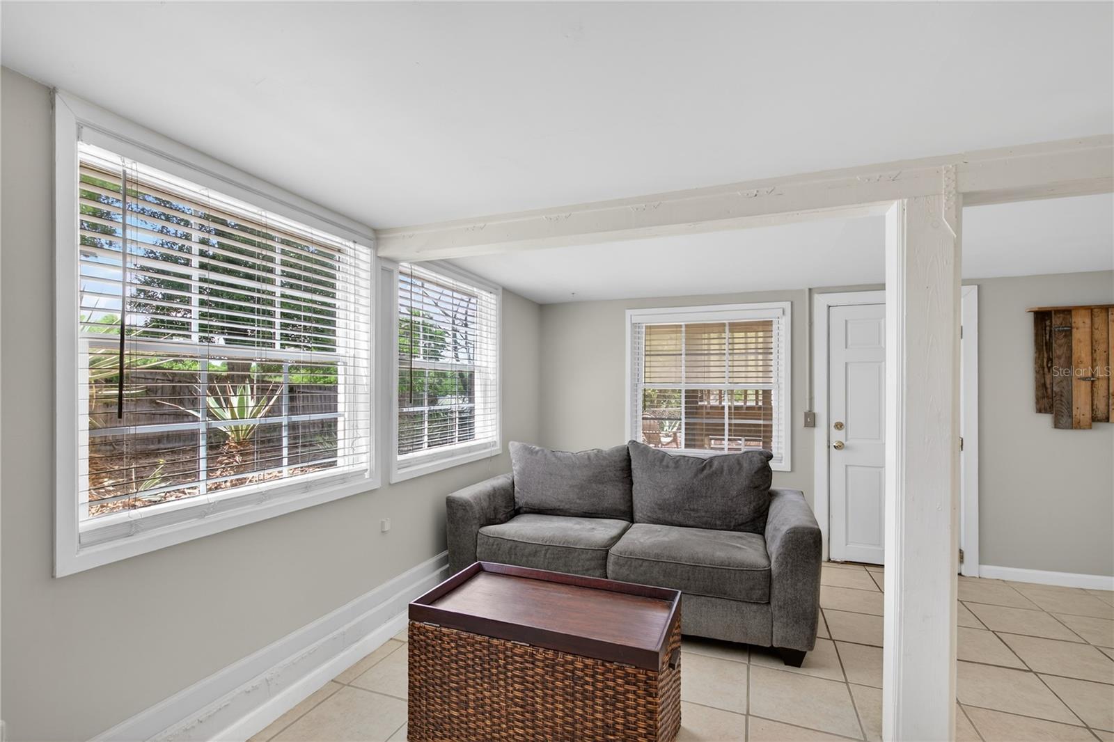 Image 20 of 44 For 809 Poinsettia Drive