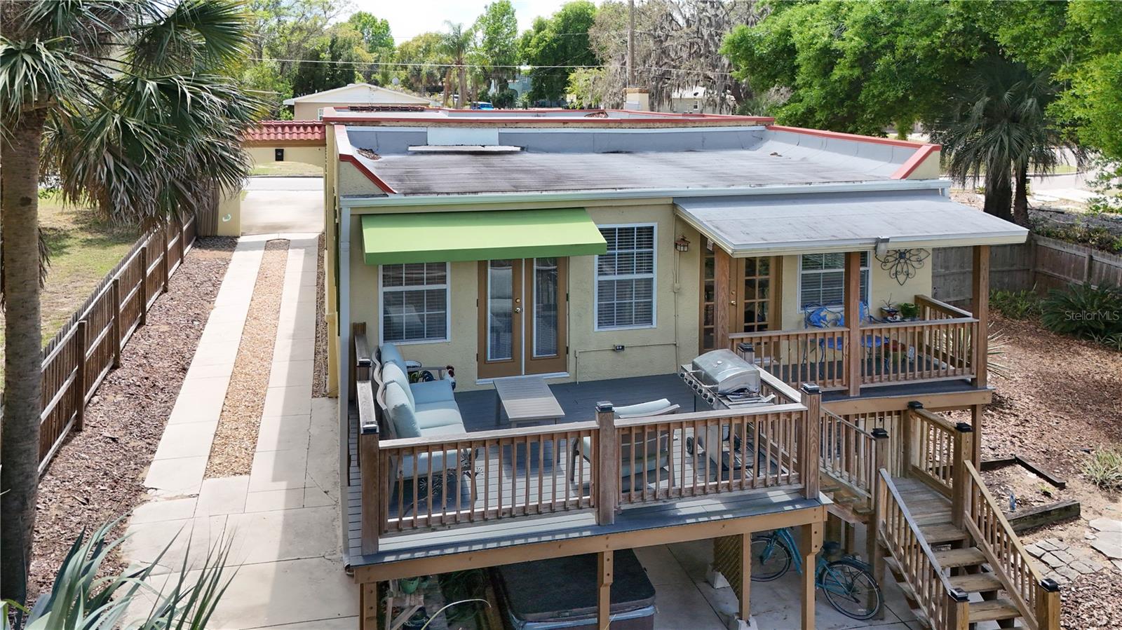 Image 30 of 44 For 809 Poinsettia Drive